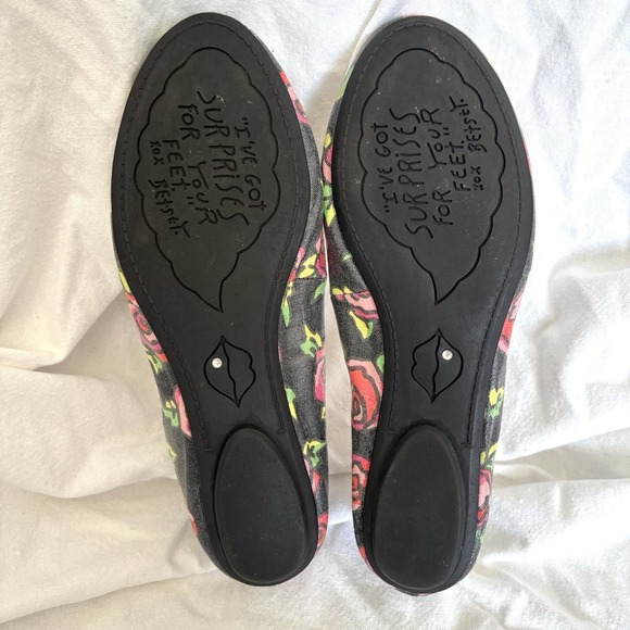 Betsy Johnson Size 8.5 Ballet Flats Casual Round Toe Roses Everyday Coquette - Picture 11 of 14
